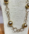 COLLAR COMBINADO AROS BOLAS ORO
