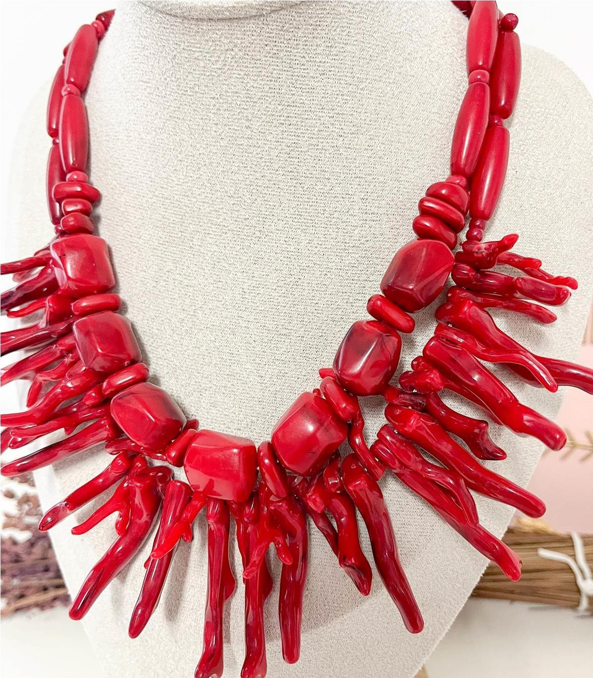 COLLAR COMBI MADERA Y CORAL ROJO
