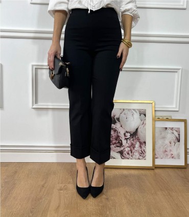 PANTALON BASICO CROP NEGRO