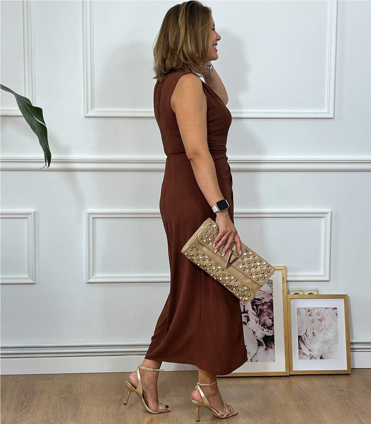 VESTIDO BROCHE DORADO MARRON