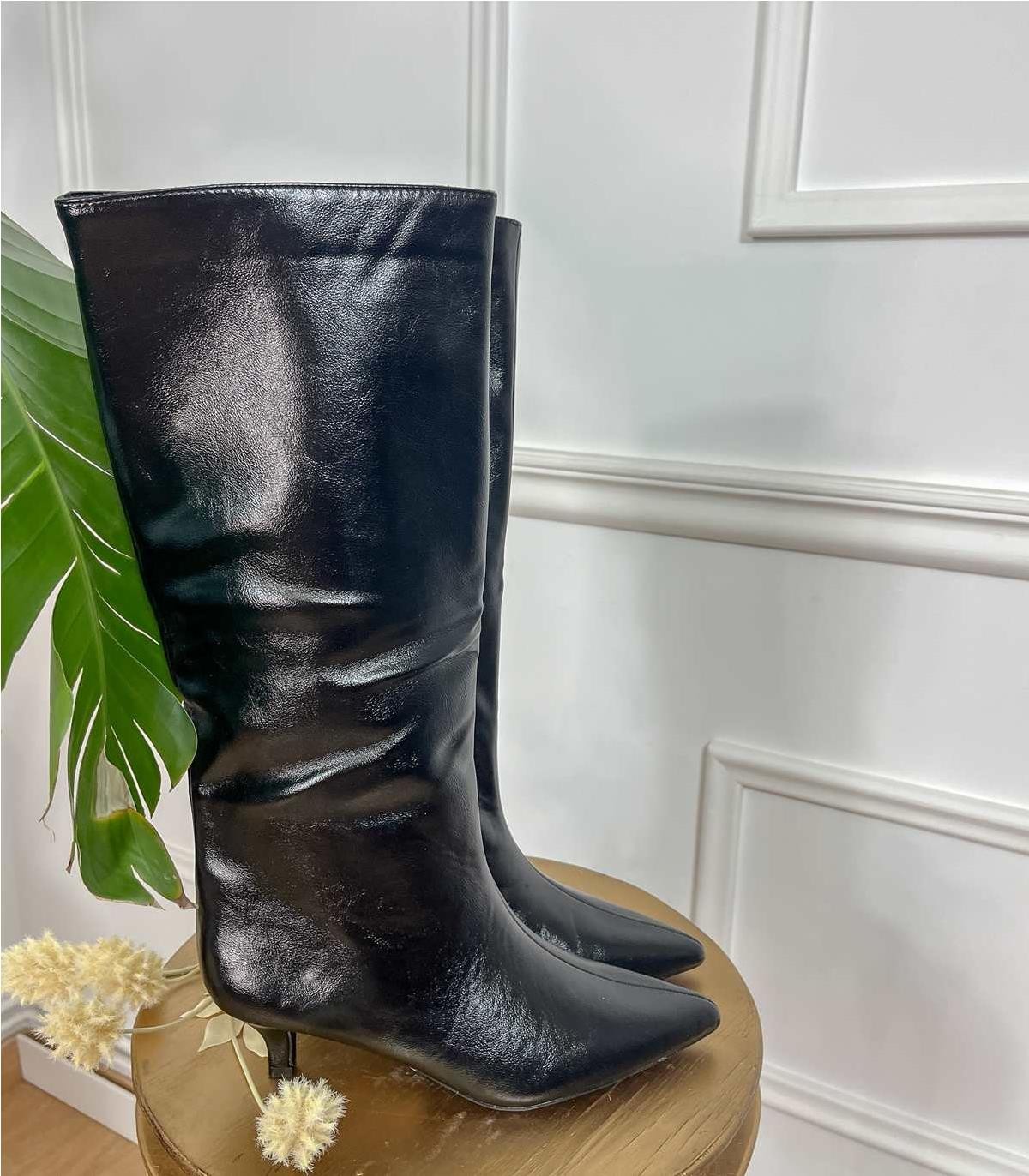BOTA MINERVA NEGRO