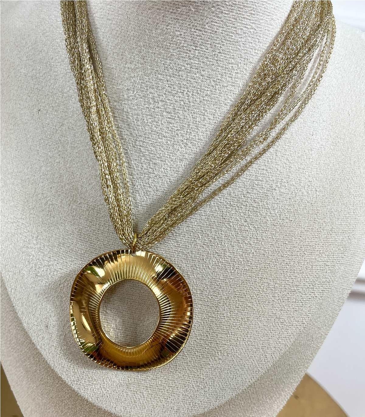 COLLAR OVALADO ACERO ORO