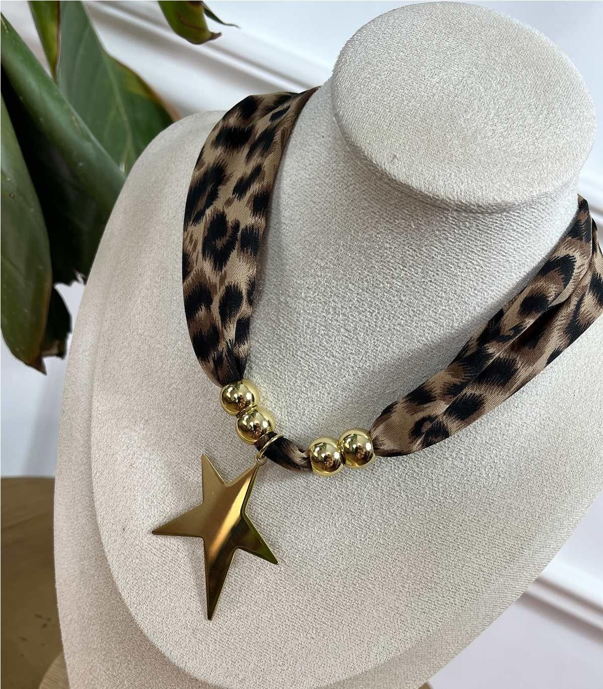 COLLAR ANIMAL PRINT ESTRELLA ORO