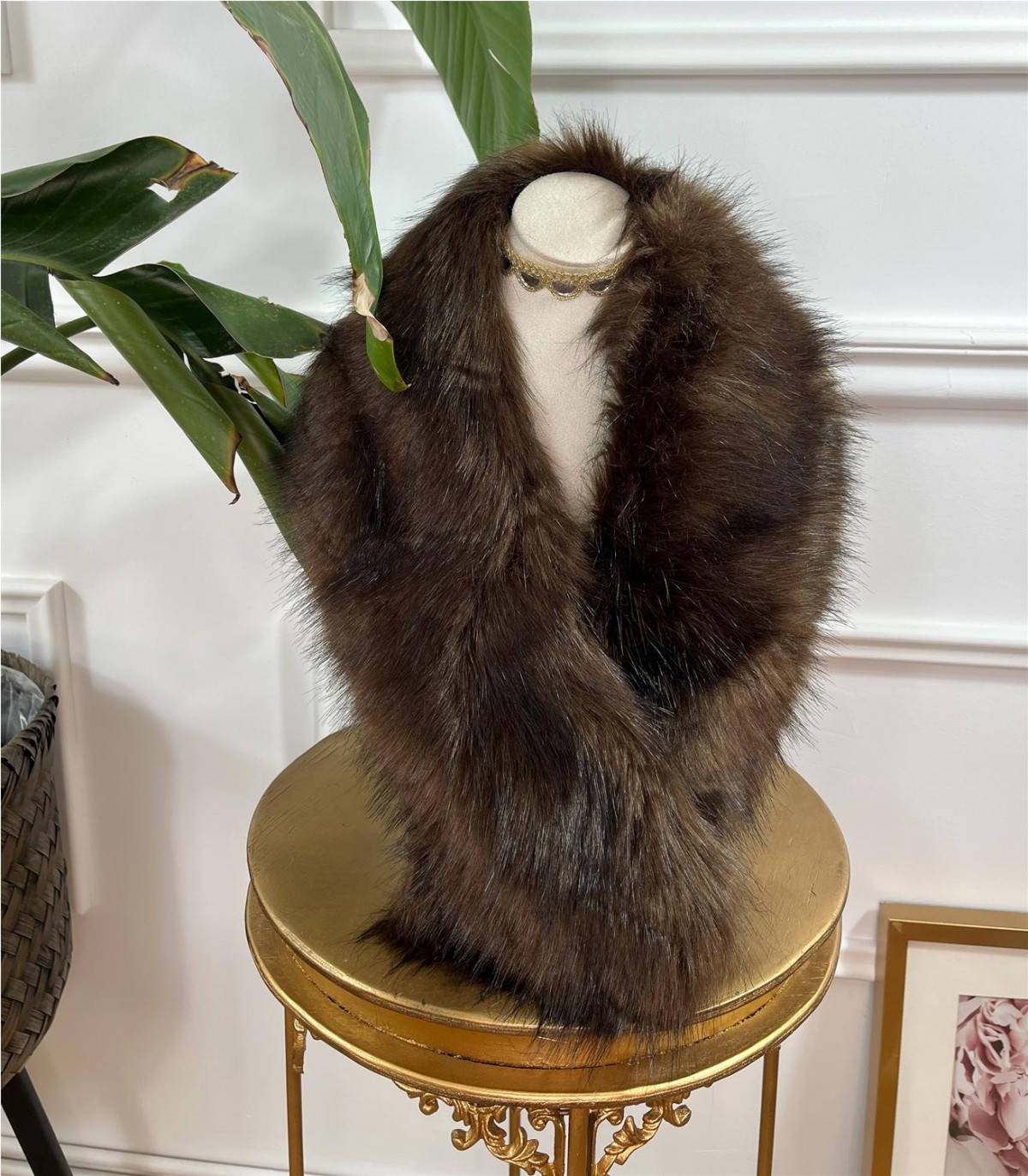CUELLO PELO MARRON