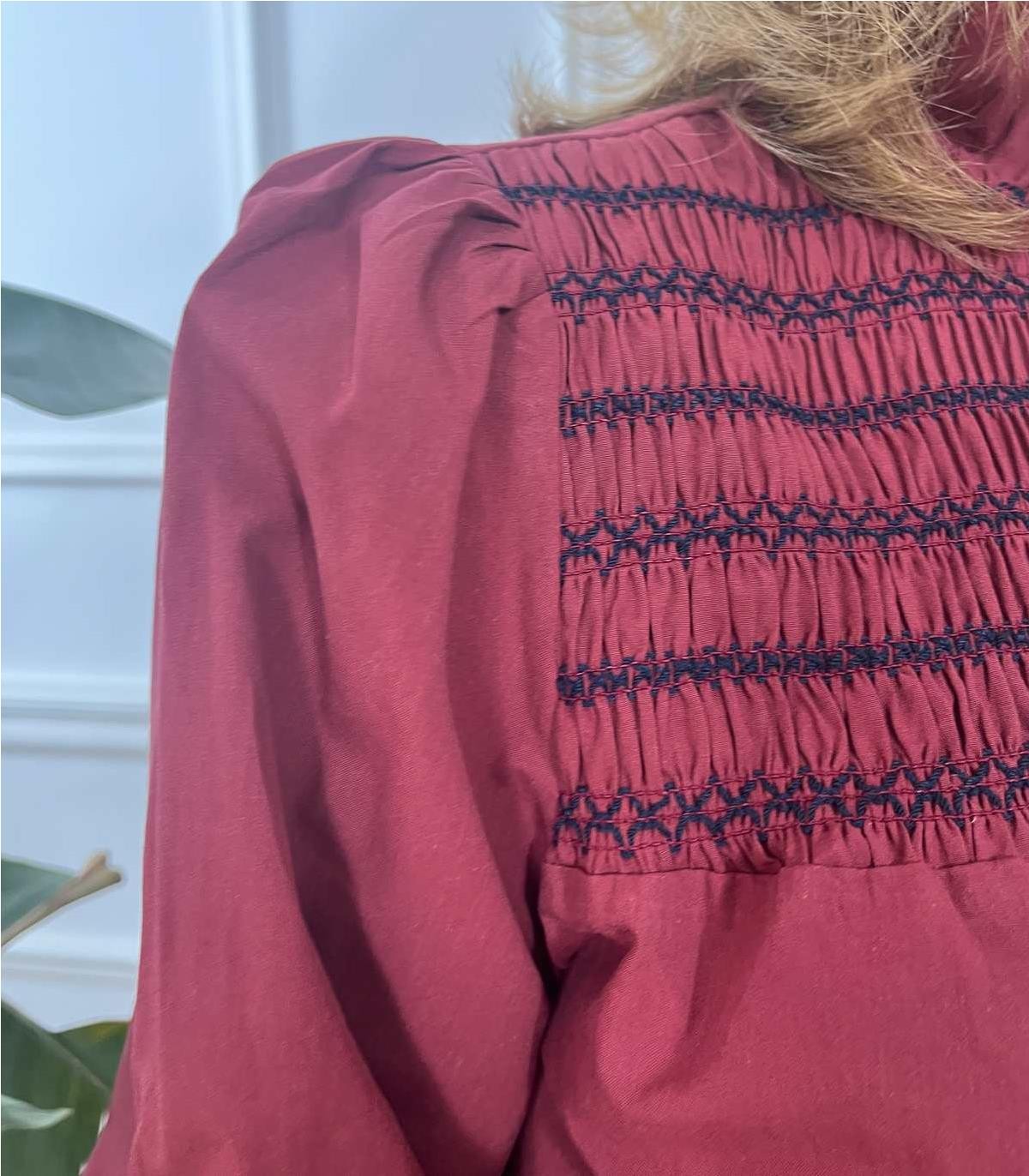 CAMISA NADIA ENGOMADA BURDEOS